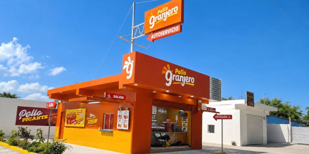 Publicidad en fachadas de edificios y locales en Guatemala